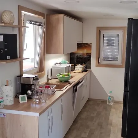 Sunrise Wellbeing Mobile - Mindful, Vegetarian, Active Retreat *